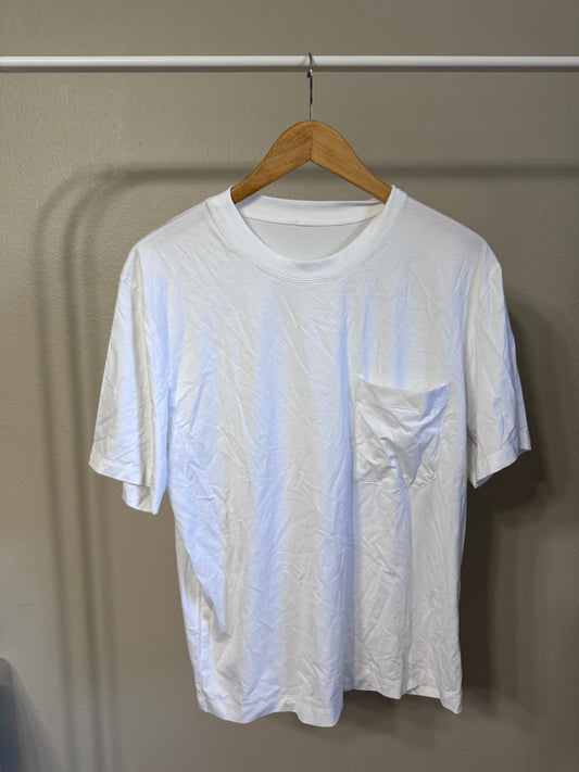 Men’s white pocket tee size medium