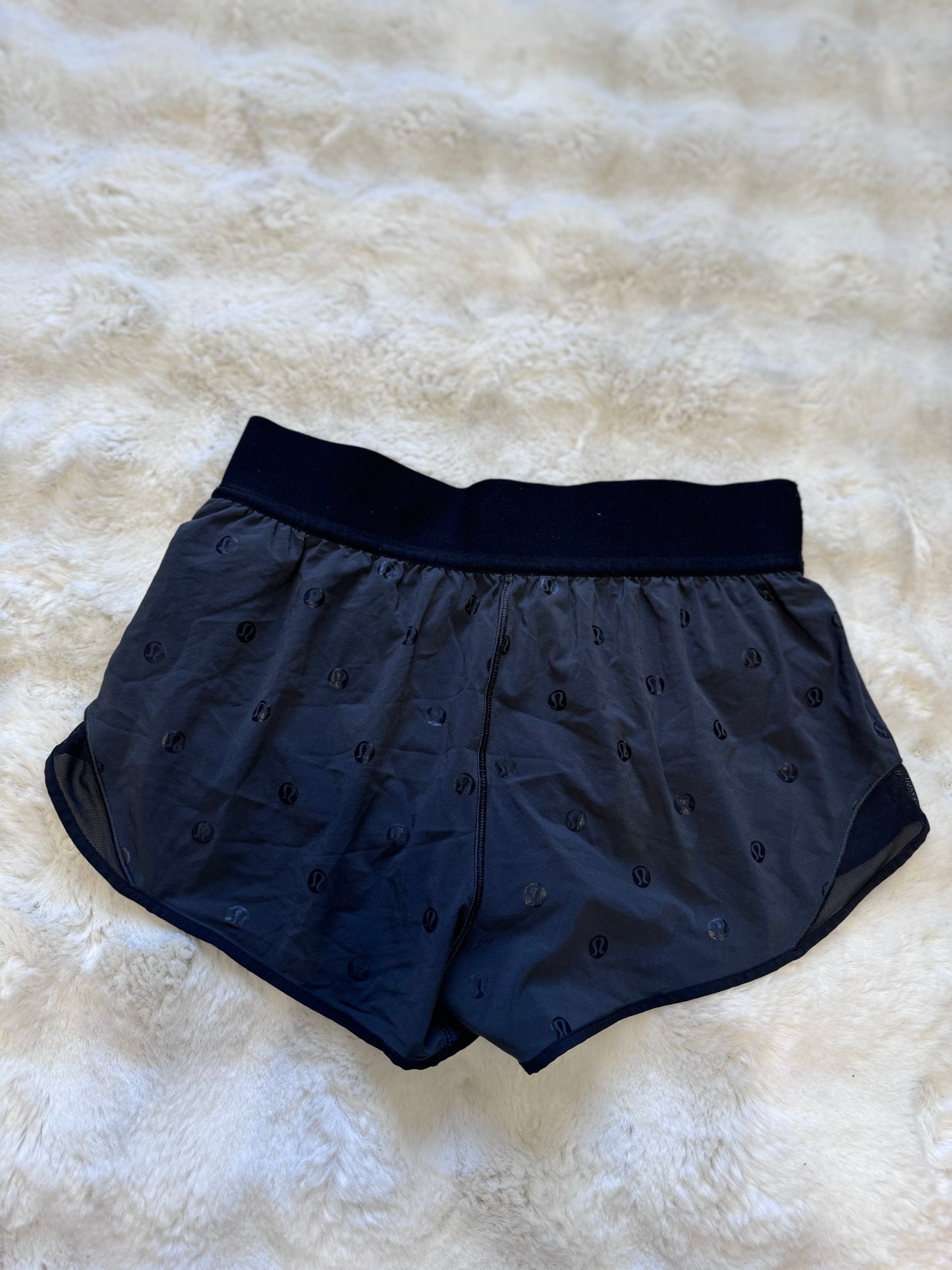 Hotty hot shorts special edition logo 2.5” black size 6